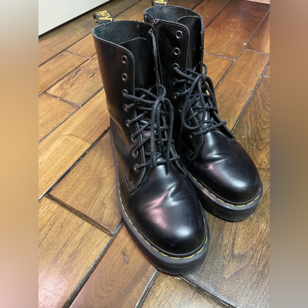 Doc Martens Airwair platform